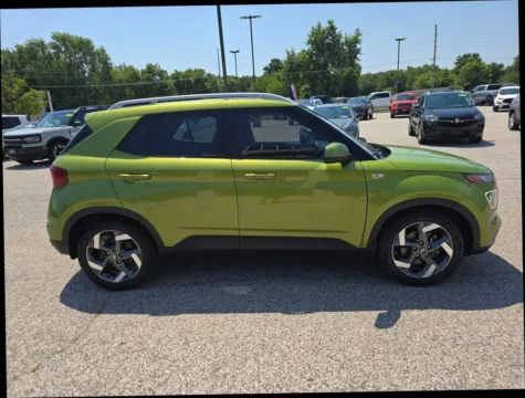 More photos of 2020 Hyundai Venue SEL Sport Utility 4D at Main Street Motors, IN