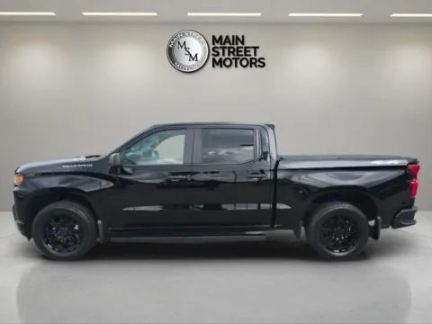 Photos of 2021 Chevrolet Silverado 1500 Crew Cab Custom Pickup 4D 5 3/4 ft for sale in Portage, IN at Main Street Motors