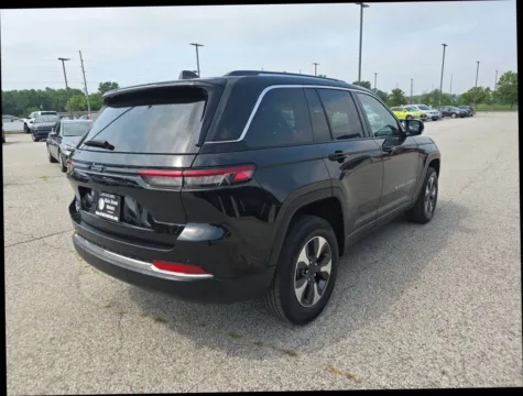 More photos of 2022 Jeep Grand Cherokee 4xe Sport Utility 4D at Main Street Motors, IN