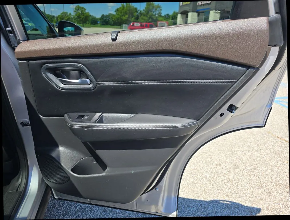 Nissan Rogue photo 20
