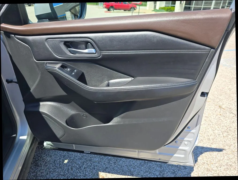 Nissan Rogue photo 22