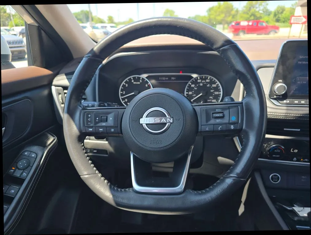 Nissan Rogue photo 17