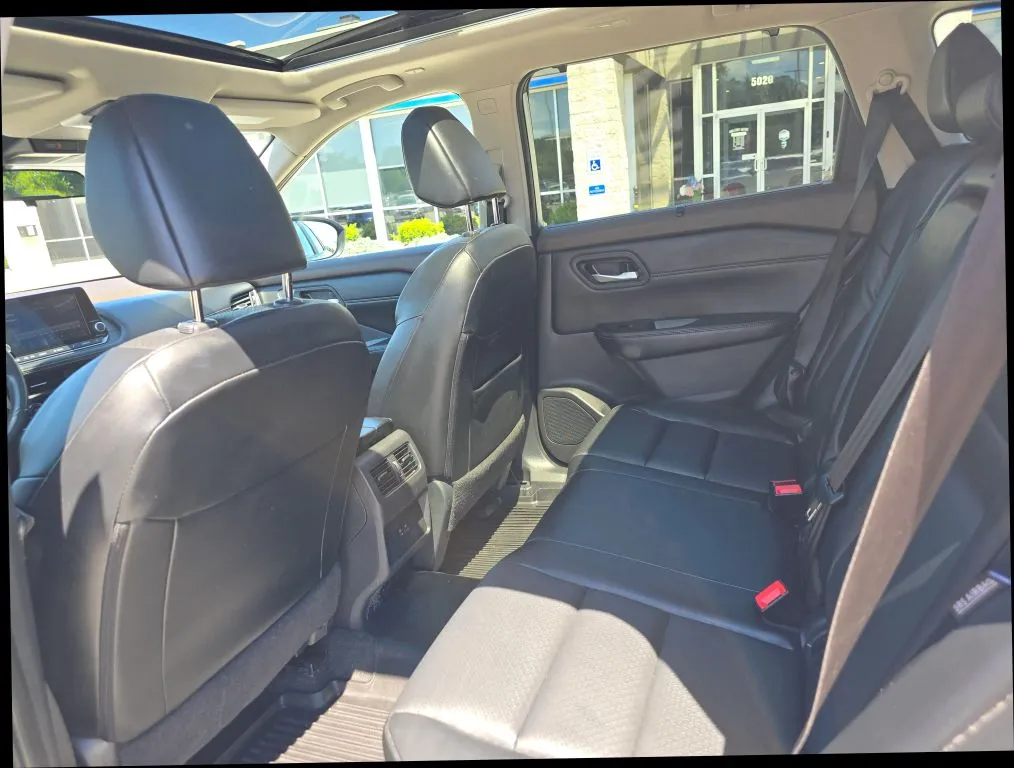 Nissan Rogue photo 13