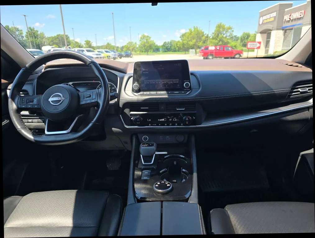 Nissan Rogue photo 14