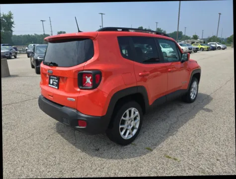 More photos of 2019 Jeep Renegade Latitude Sport Utility 4D at Main Street Motors, IN