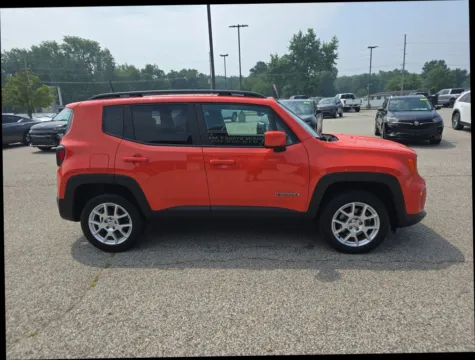 More photos of 2019 Jeep Renegade Latitude Sport Utility 4D at Main Street Motors, IN