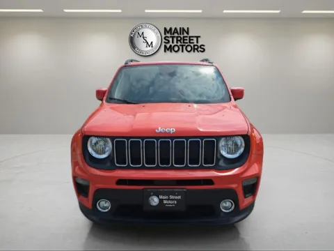 More photos of 2019 Jeep Renegade Latitude Sport Utility 4D at Main Street Motors, IN