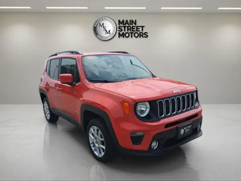 More photos of 2019 Jeep Renegade Latitude Sport Utility 4D at Main Street Motors, IN
