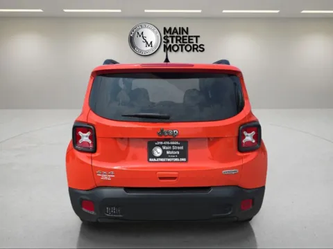 More photos of 2019 Jeep Renegade Latitude Sport Utility 4D at Main Street Motors, IN