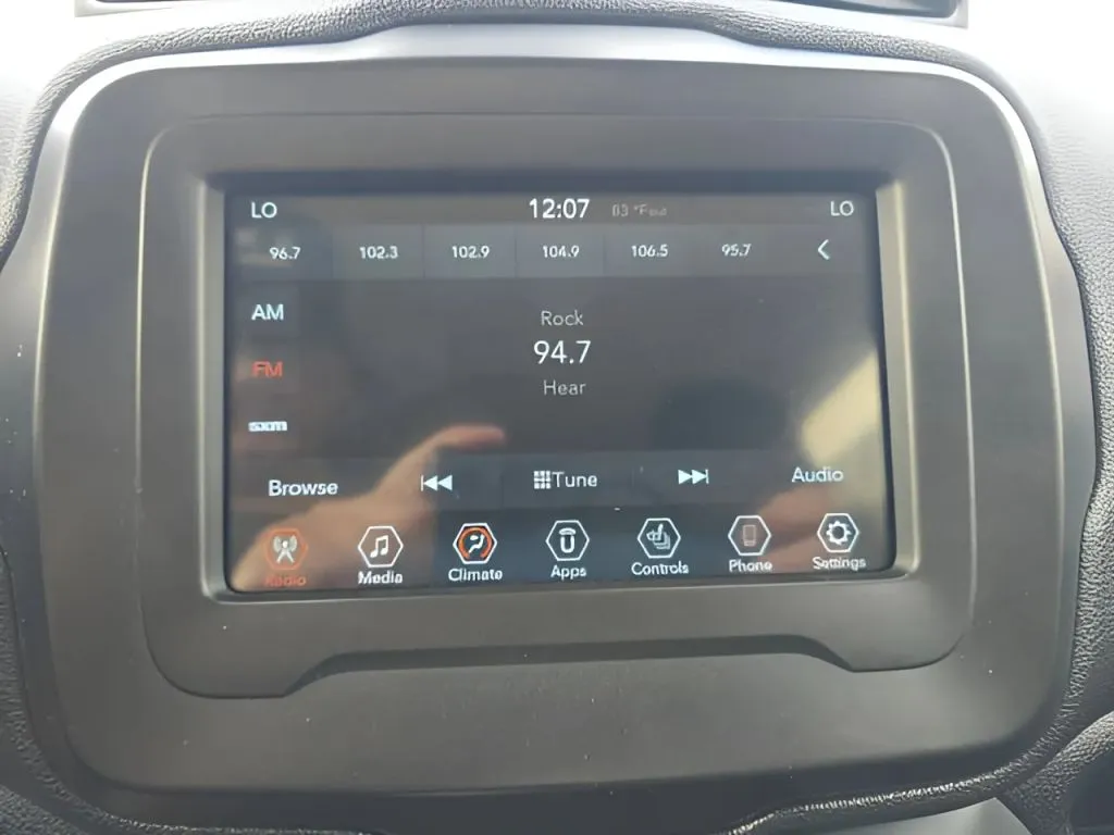 Jeep Renegade photo 25