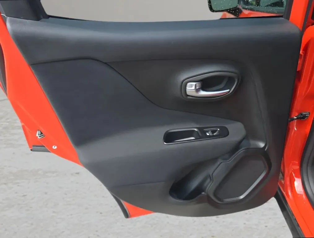Jeep Renegade photo 11