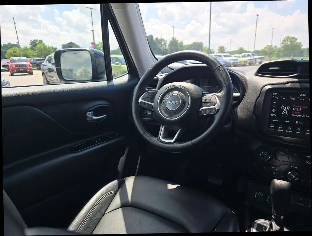 Jeep Renegade photo 14