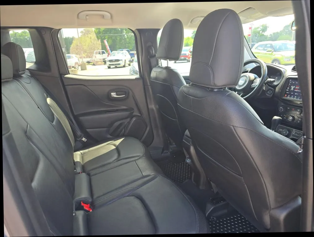 Jeep Renegade photo 19
