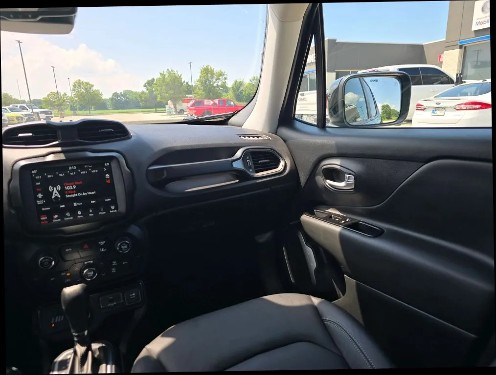 Jeep Renegade photo 15