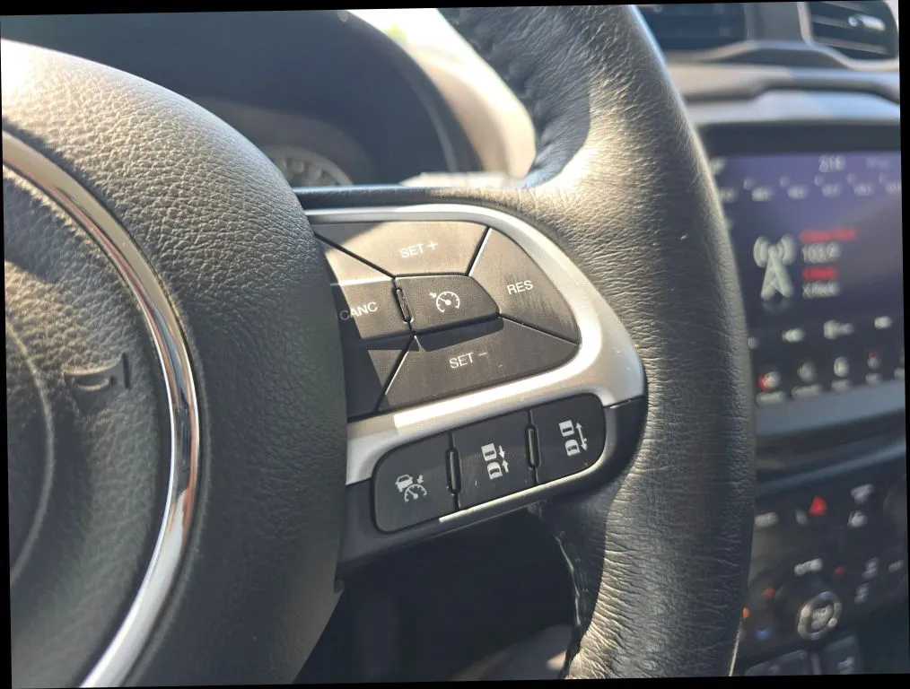 Jeep Renegade photo 23