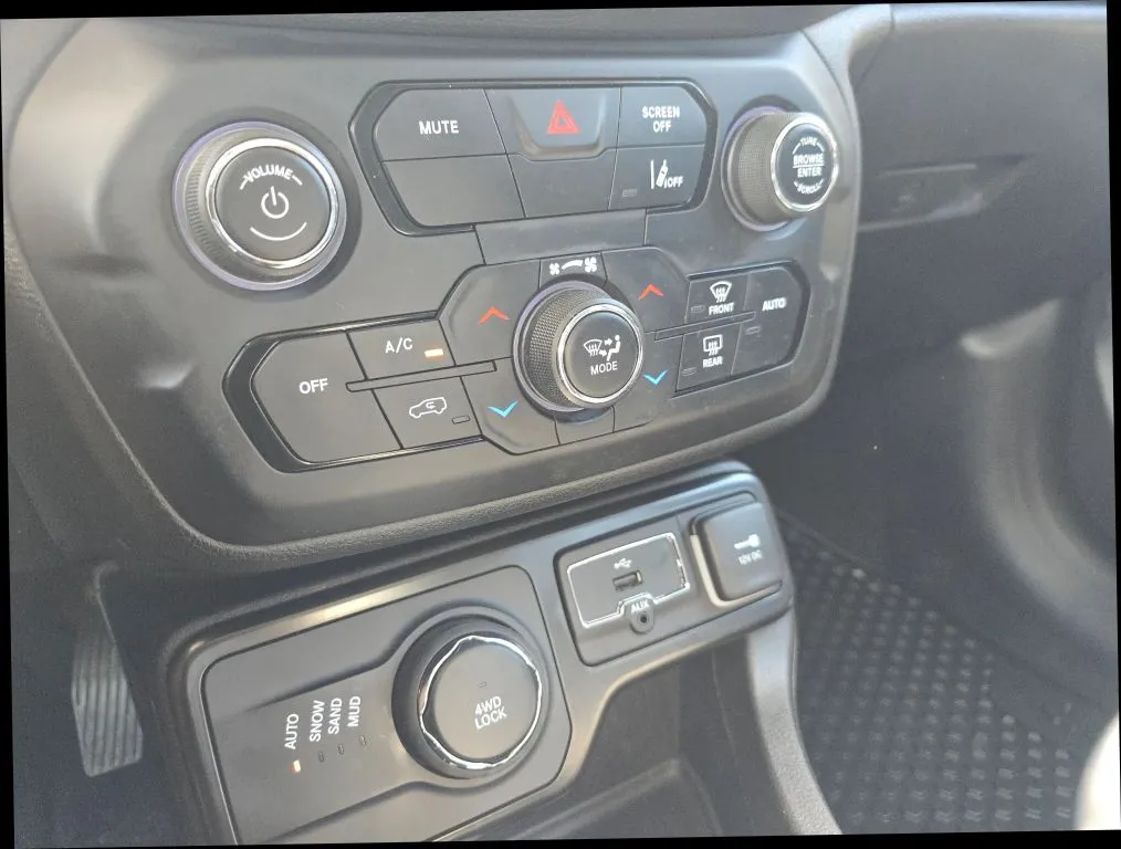 Jeep Renegade photo 27