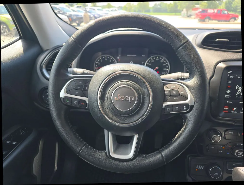 Jeep Renegade photo 16