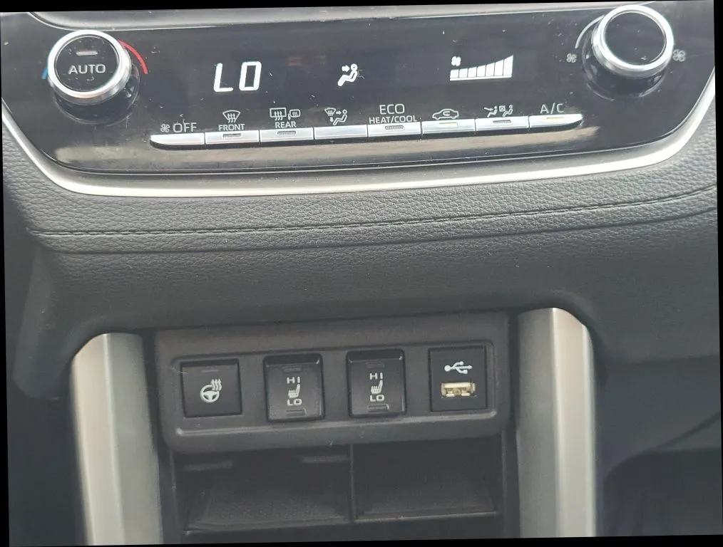 Toyota Corolla Cross photo 28