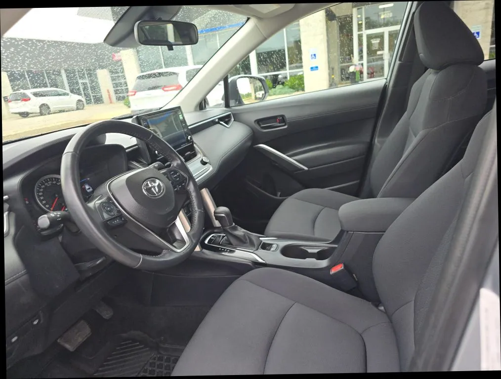 Toyota Corolla Cross photo 10