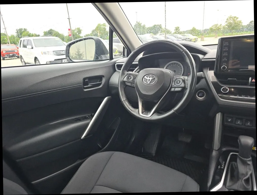 Toyota Corolla Cross photo 15