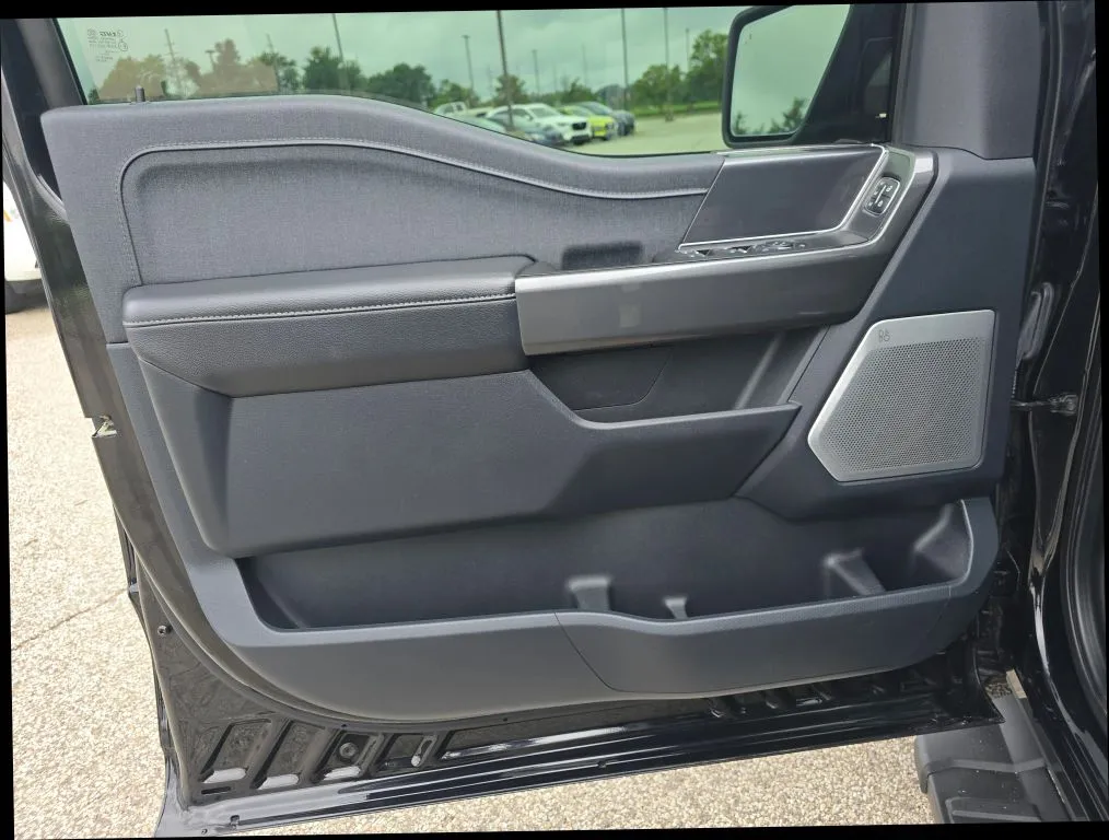 Ford F-150 photo 9