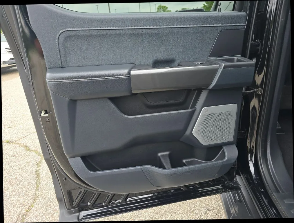 Ford F-150 photo 12