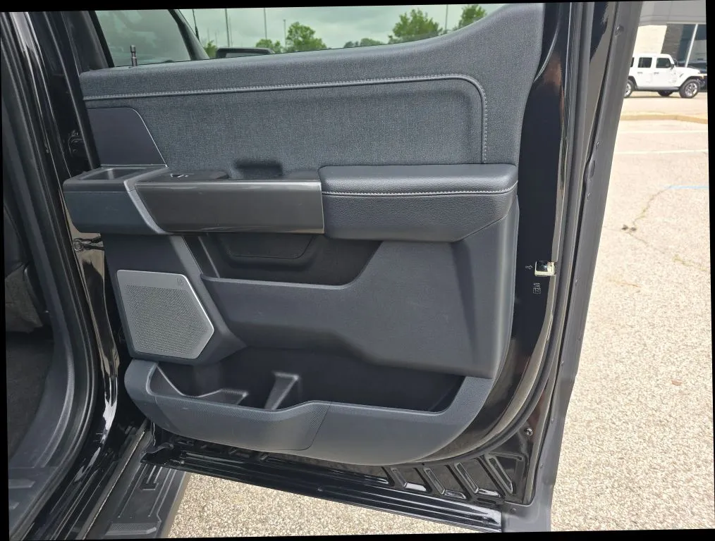 Ford F-150 photo 18