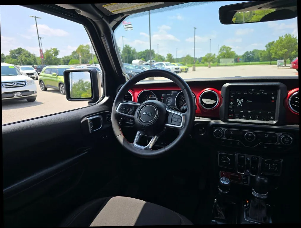 Jeep Wrangler photo 14