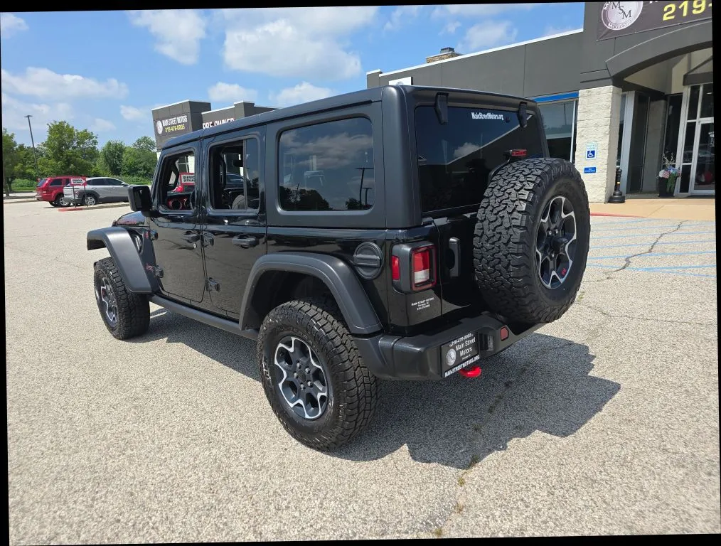 Jeep Wrangler photo 2