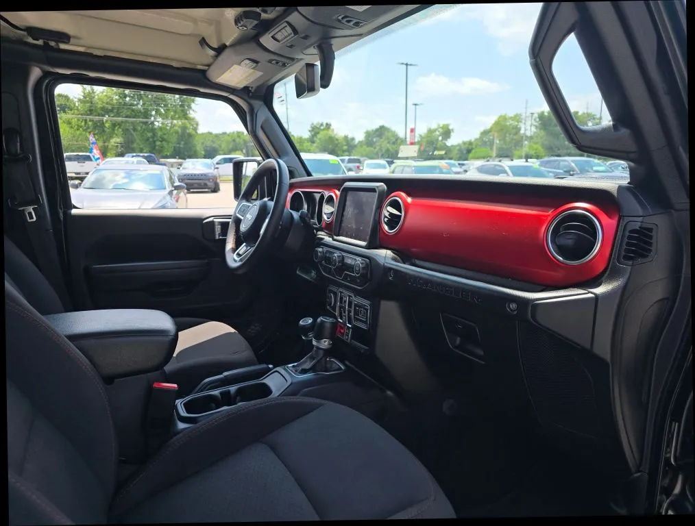 Jeep Wrangler photo 21
