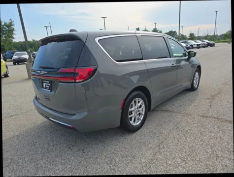 More photos of 2023 Chrysler Pacifica Touring L Van 4D at Main Street Motors, IN