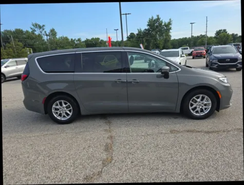 More photos of 2023 Chrysler Pacifica Touring L Van 4D at Main Street Motors, IN