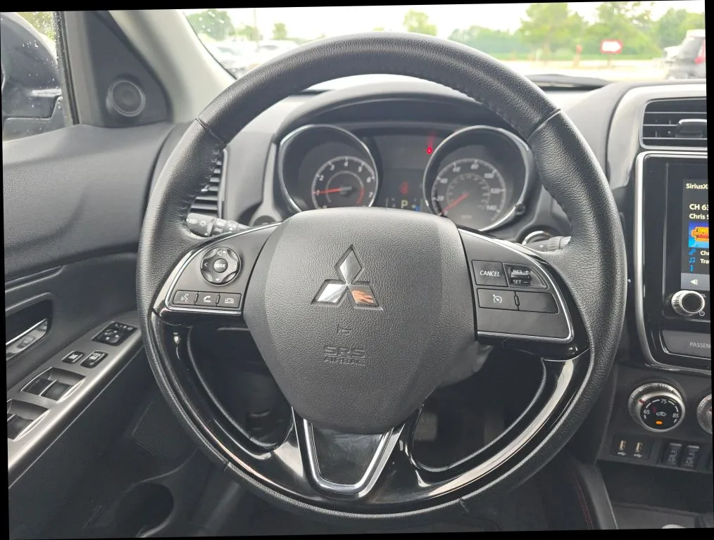 Mitsubishi Outlander Sport photo 16