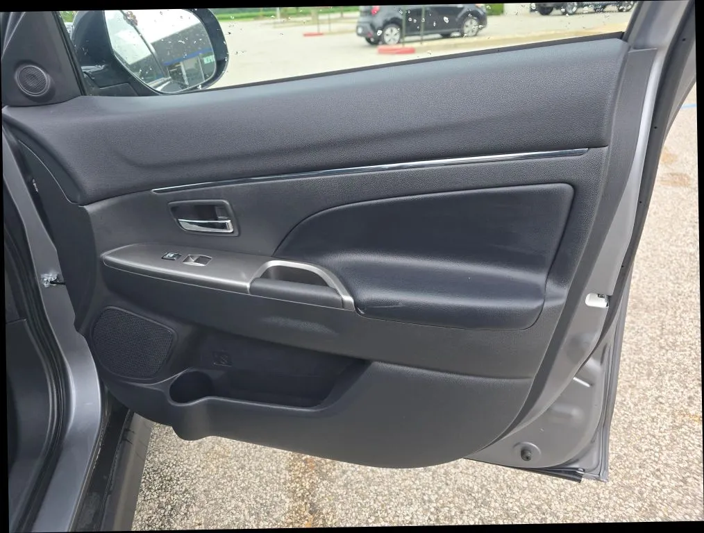 Mitsubishi Outlander Sport photo 20