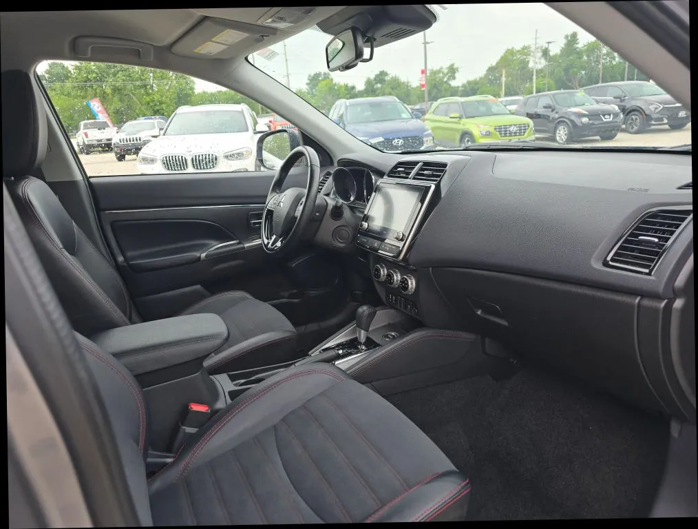 Mitsubishi Outlander Sport photo 21