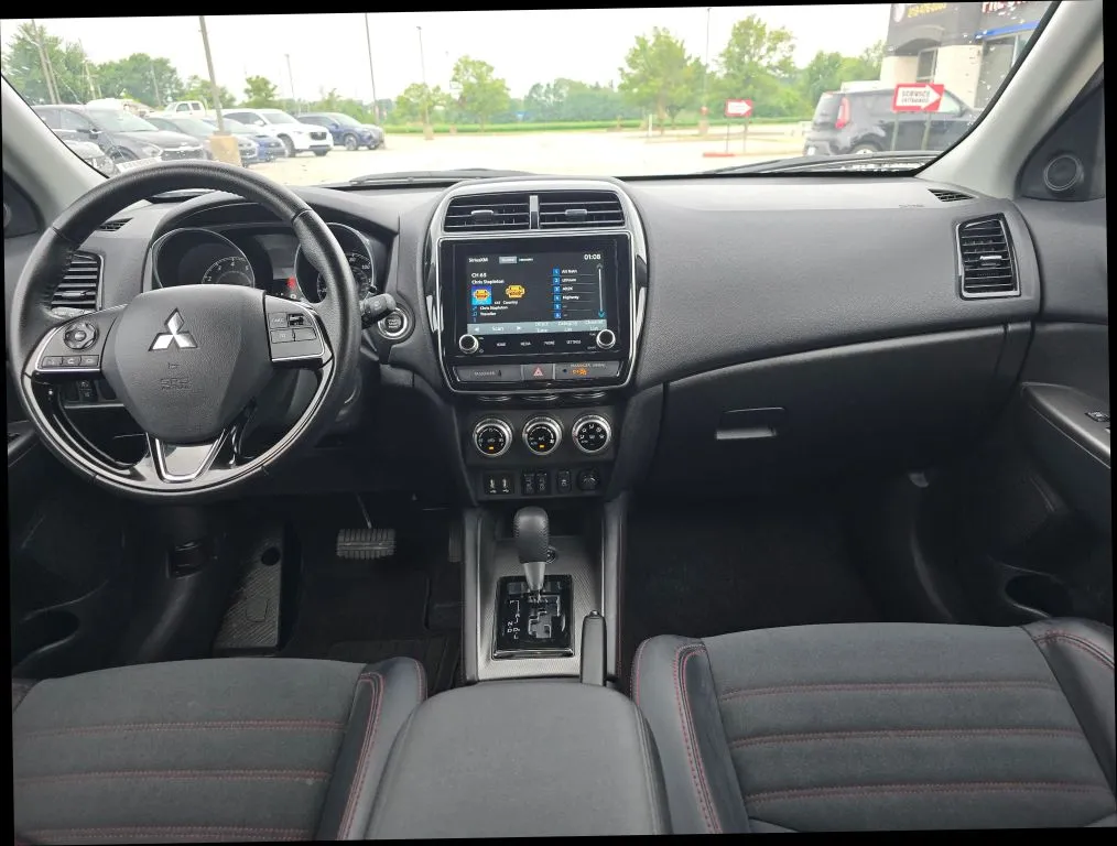 Mitsubishi Outlander Sport photo 13