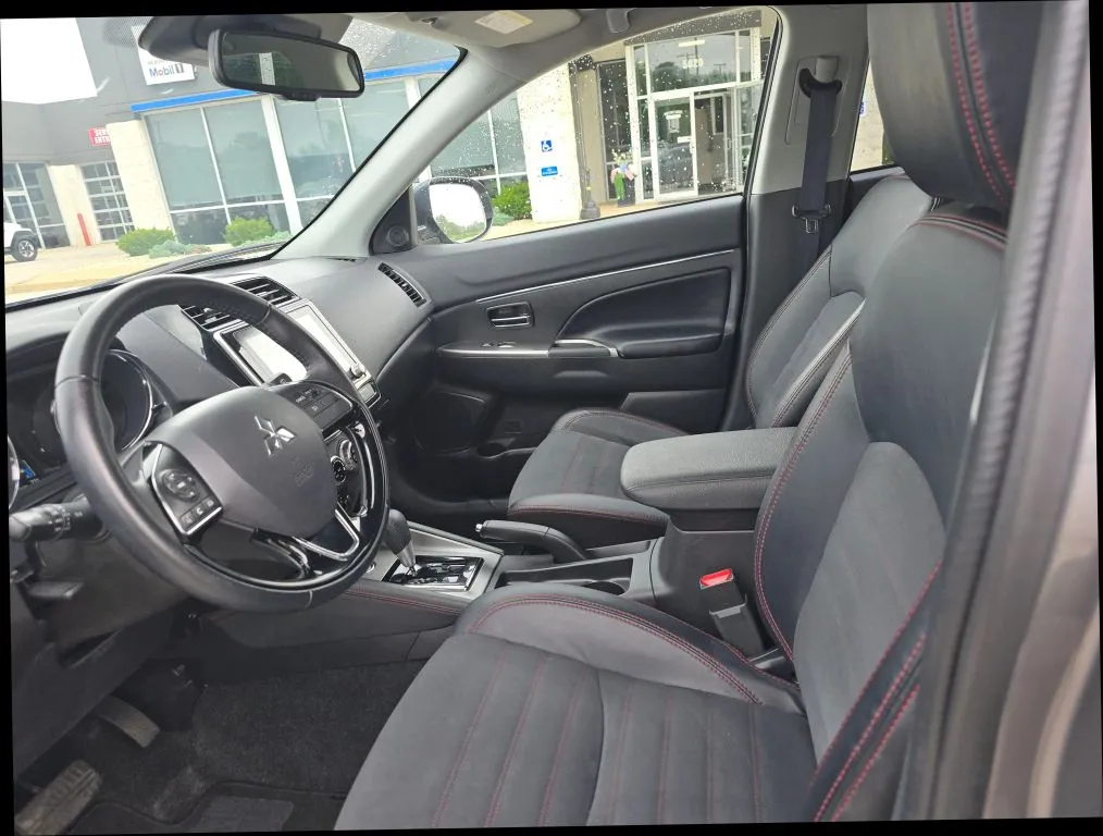 Mitsubishi Outlander Sport photo 10