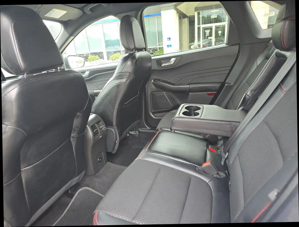 Ford Escape photo 12