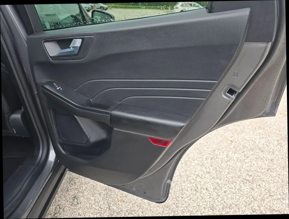 Ford Escape photo 17