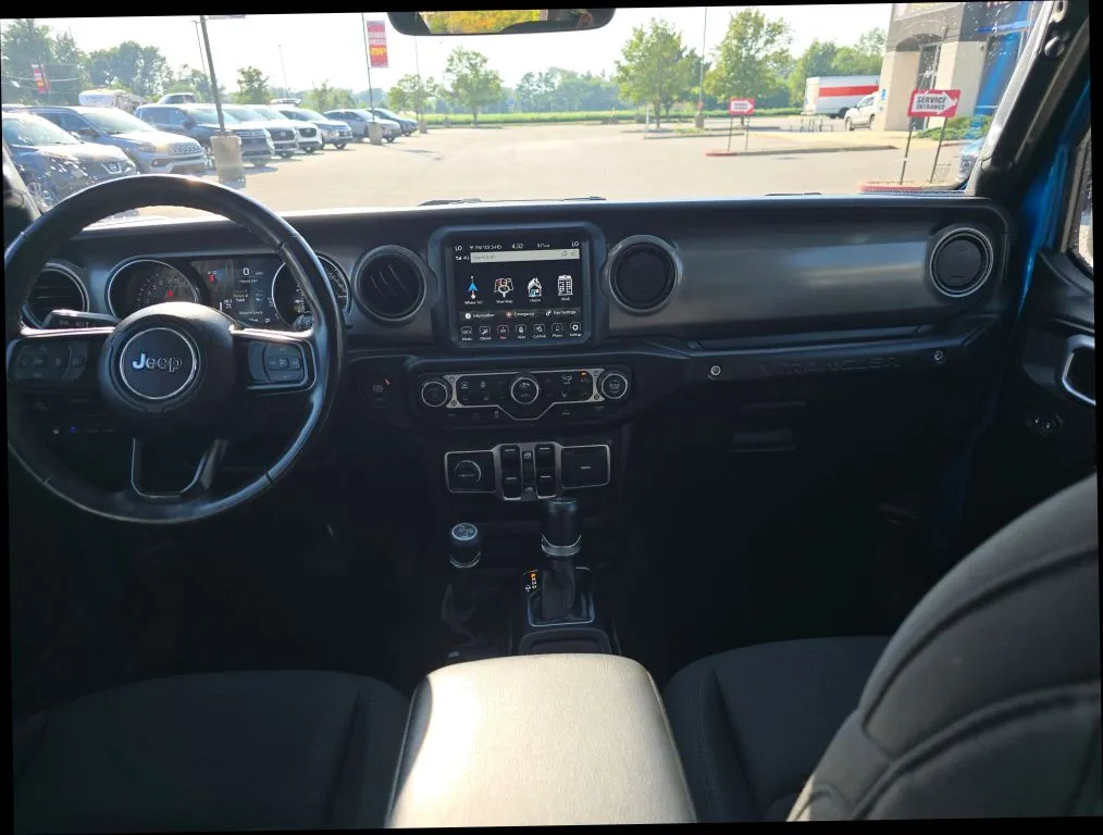 Jeep Wrangler photo 13