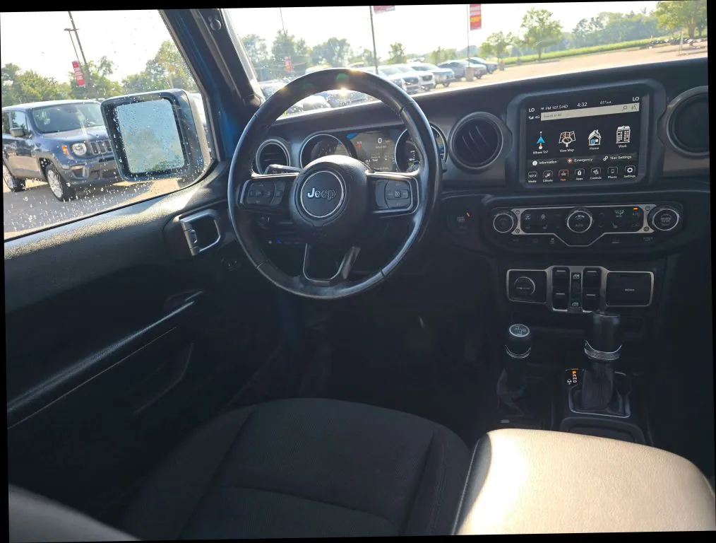 Jeep Wrangler photo 14