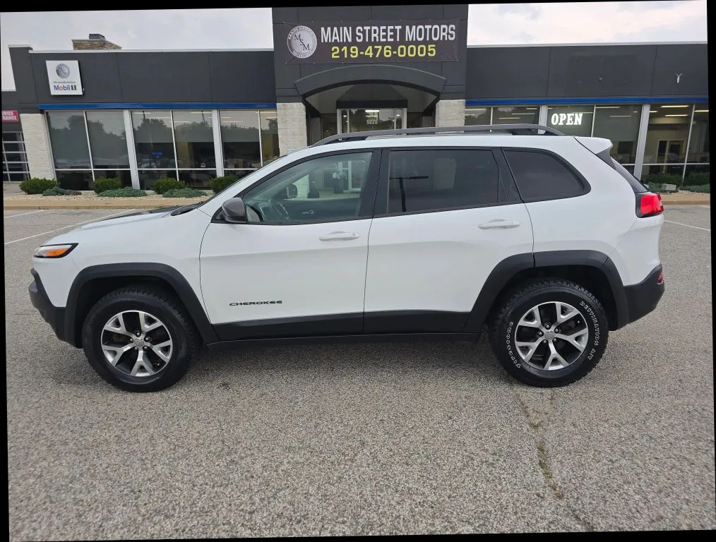 White 2016 Jeep Cherokee TrailHawk Sport Utility 4D for sale in Portage, IN