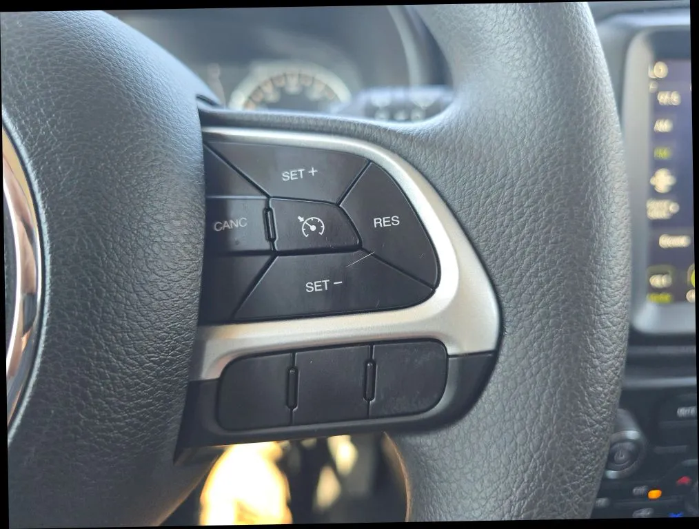 Jeep Renegade photo 23