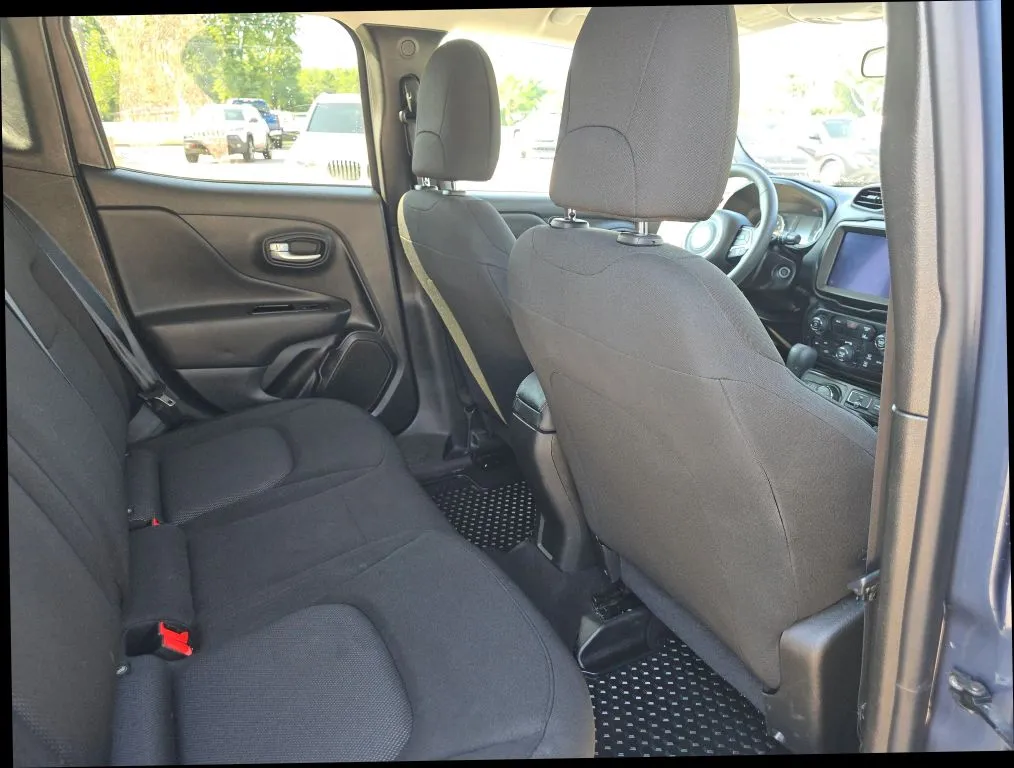 Jeep Renegade photo 19