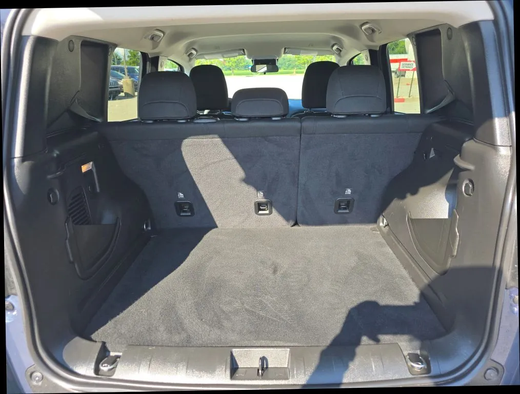 Jeep Renegade photo 17