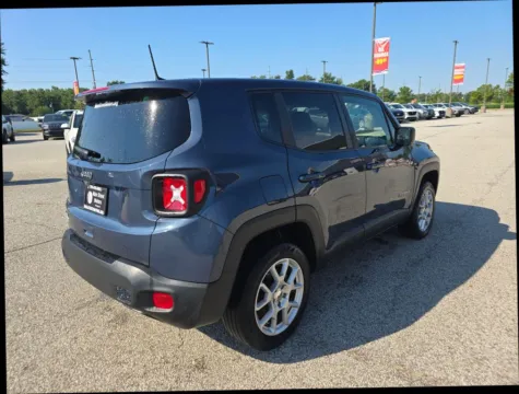 More photos of 2023 Jeep Renegade Latitude Sport Utility 4D at Main Street Motors, IN