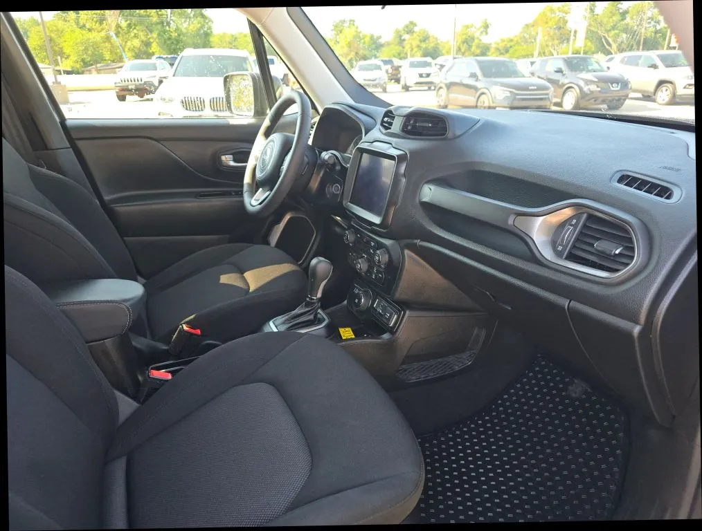 Jeep Renegade photo 21