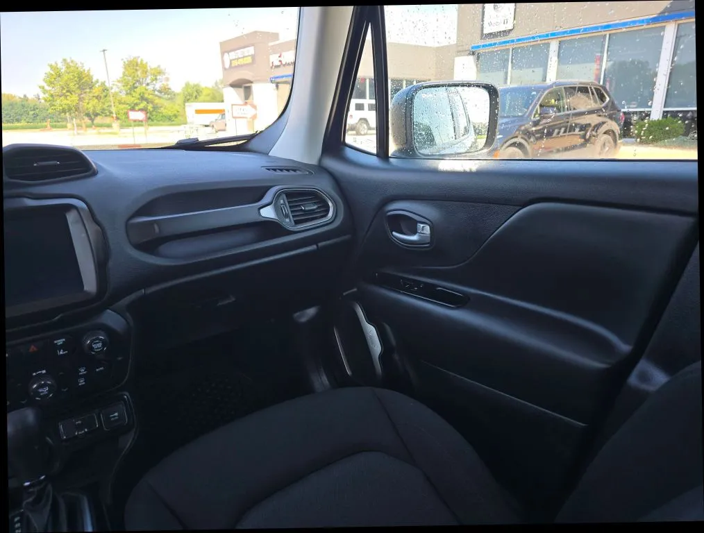 Jeep Renegade photo 15