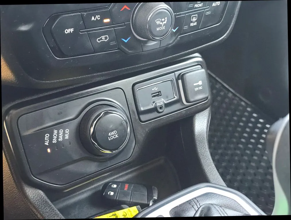 Jeep Renegade photo 29