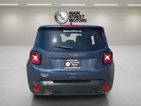 More photos of 2023 Jeep Renegade Latitude Sport Utility 4D at Main Street Motors, IN